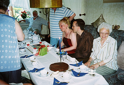 Teetafel bei Ralfs Eltern in Norden